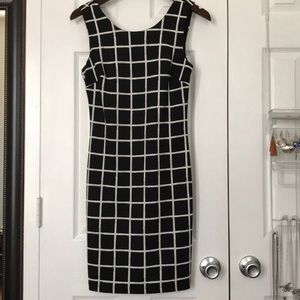 Small Suzy Shier window pane print dress